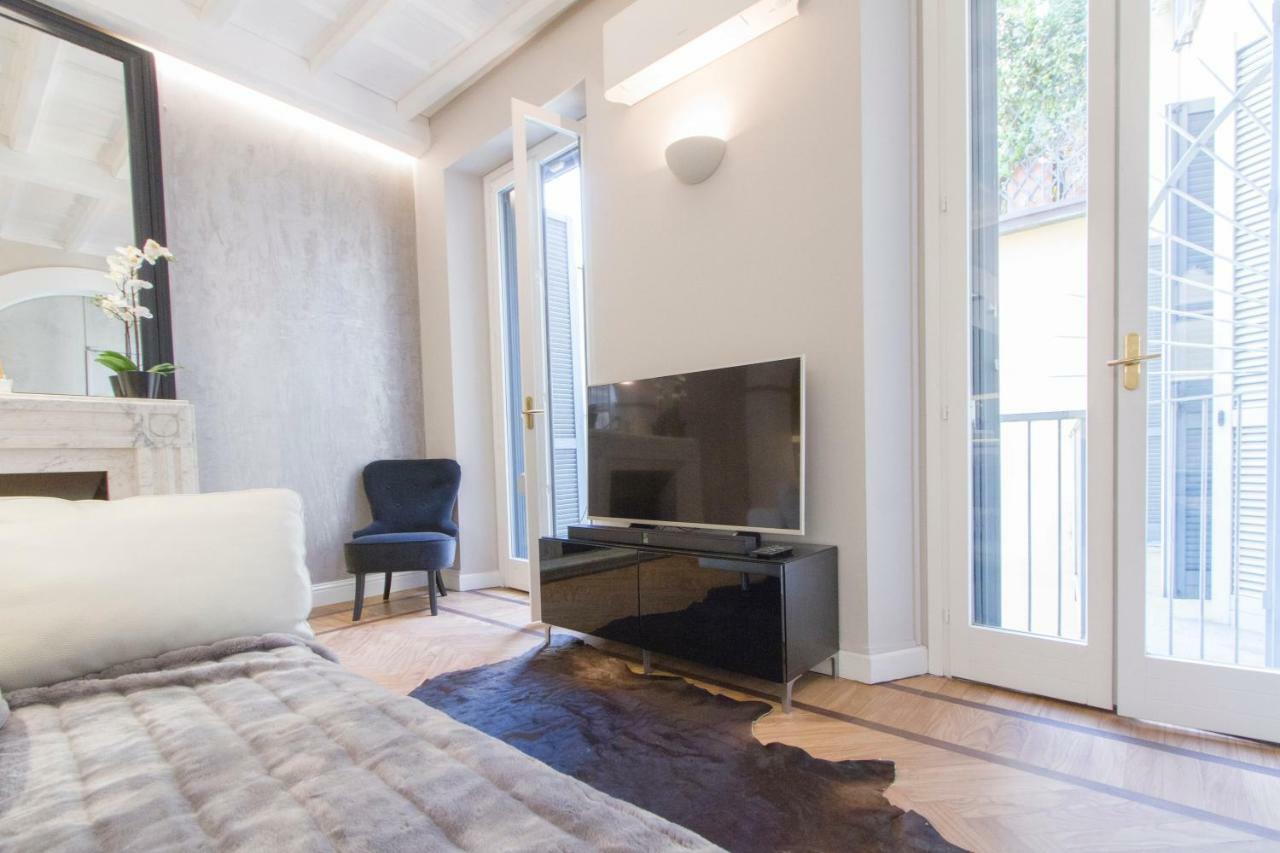 Elegante E Completamente Arredato Apt In Duomo Milano Dış mekan fotoğraf