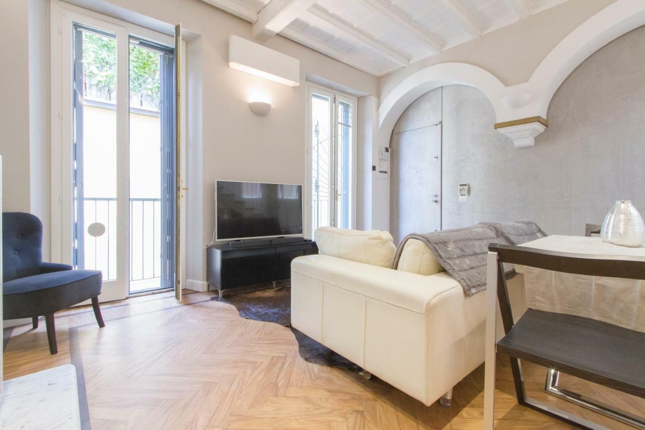 Elegante E Completamente Arredato Apt In Duomo Milano Dış mekan fotoğraf